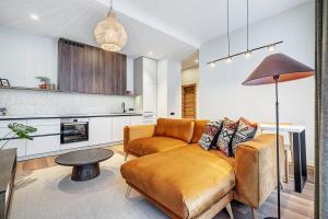 Domillion 5bdr Modern Urban Fourplex So1F