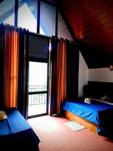 Water Side Cabin