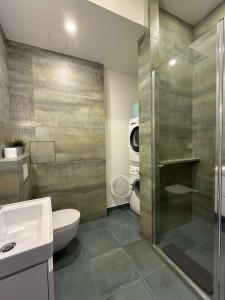 Domillion new Provence 3bdr 2bath w parking P365