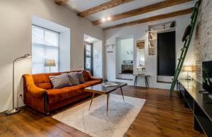 Domillion 1bdr unique and warm Old Town apt Tr41