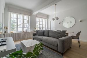 Domillion 3bdr 2 baths Bright and Spacious apt P99