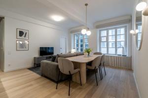 Domillion 3bdr 2 baths Bright and Spacious apt P99