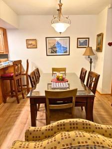 Park Station 3 min walk to Town Lift and Main St