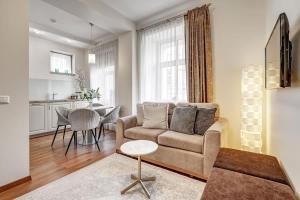 Domillion New Old Town Amber 1bdr Z1B4