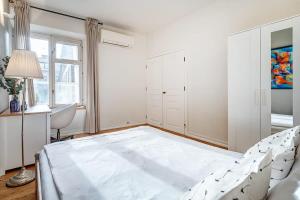 Domillion 2bdr Bright&Colorful old town apt Z35