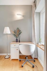 Domillion 2bdr Bright&Colorful old town apt Z35