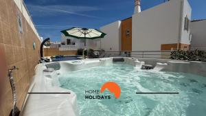 #343 Villa with Pool & Jacuzzi by Home Holidays
