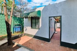 Peaceful Private Rooms in the Heart of Melville with Backup Utilities for solo travellers and couples