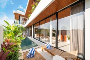 New Luxury villa walk to Atlas, Finns and Berawa beach