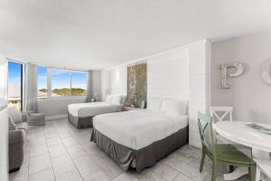 Top of the Gulf 506 Beachfront & Free Beach Chairs