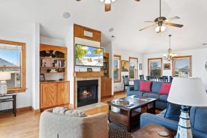 6155 - Designed to Please