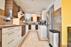 The Family Nest – Swansea 4 Bedroom Retreat