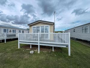 Caravan With Large Decking At Coopers Beach Holiday Park Ref 49012Sv