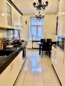 Cozy downtown apartment