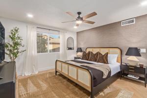 Casa Paradiso with Private Pool Firepit & Putting Green