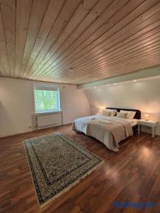 Family Friendly Villa near the Water