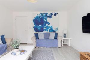 Modern Family Retreat Nr Beaches and Marina