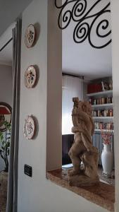 Homecoming apartment