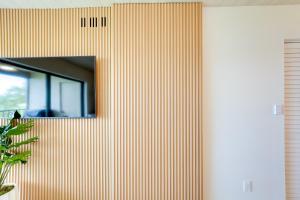 Heated Pool Access Bayfront Isla Del Sol Condo