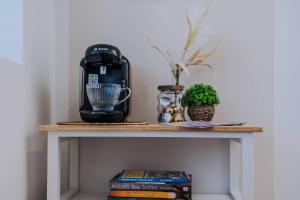 Hulley House by YourStays - Superb house near Hurdsfield Business Park, perfect for Astrazenica!