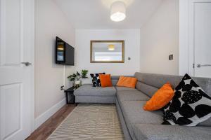 Hulley House by YourStays - Superb house near Hurdsfield Business Park, perfect for Astrazenica!