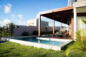 Casa em MilagresAL | 3 suítes, vista-mar, piscina