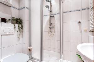 FeWocation Bremerhaven - Bright 1BR Apt with Balcony and Parking