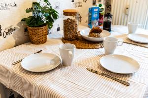 FeWocation Bremerhaven - Bright 1BR Apt with Balcony and Parking