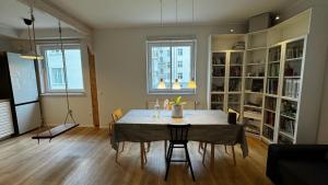 Spacious Family-friendly Apartment, Free Parking