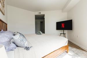 Superior 2 bedroom apartment in Heart of Hollywood