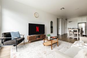 Superior 2 bedroom apartment in Heart of Hollywood