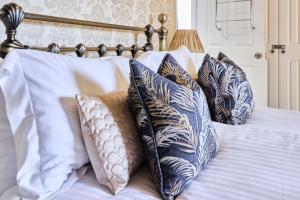 Cross Cottage Above Rubies Luxury, Dog Friendly