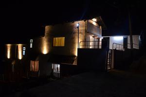 ARYASREE homestay