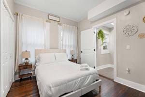 Historic 4BR Home centrally located in Riverside.