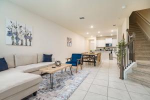 Upscale 3BR Townhome|Game Table|Pool|Close2 Beach.