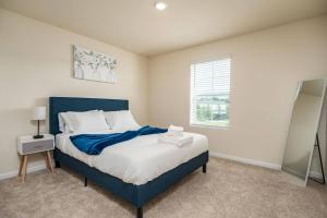 Upscale 3BR Townhome|Game Table|Pool|Close2 Beach.