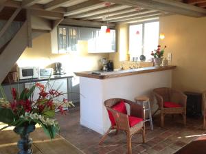 Maisons de vacances Legrandpressoir : Maison 3 Chambres