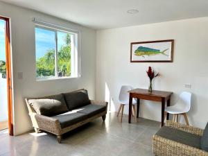 Casa Blanca Manuel Antonio B1, Central, Pool, Gated