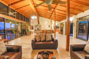Casa Kilimanjaro Nature, Amazing Views and 6 Acres