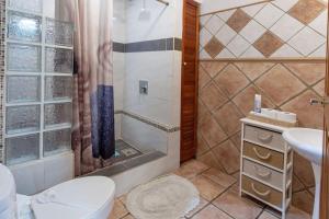 Alma Pacifica, Charming, secure and lots of wildlife