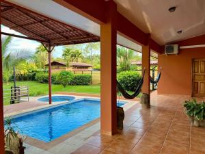 Finca Terra, Private Country Home, Mountain Views and Pool