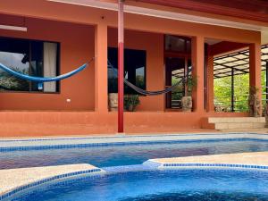Finca Terra, Private Country Home, Mountain Views and Pool