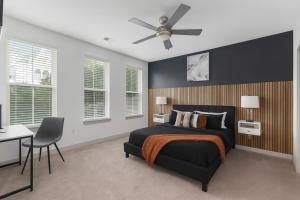 Elegant 2BR with Resort Pool and Lounge Areas 2