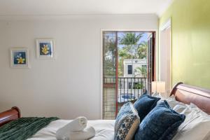 Coastal Haven Pet Friendly and Walk to Beach