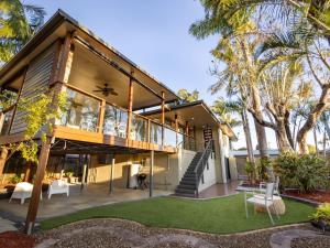 Tropical Tranquility Spacious Family Leafy Oasis
