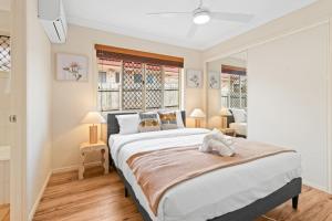 Spacious 4BR Family Home in Capalaba Local Charm