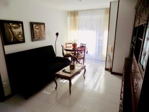 Alojamiento AJO con piscina y tenis - Ajo Palace