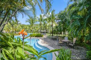 Loma Mar at Naumi, Ocean Views & Beach Club