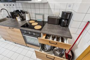 Monteurwohnung bis 16 Personen WLAN, Waschmaschine, Smart-TV, Balkon