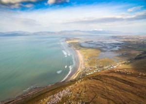 Modern 2 bedroom Apartment with River views